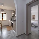 Casa Delle Rose * 韦尔巴尼亚